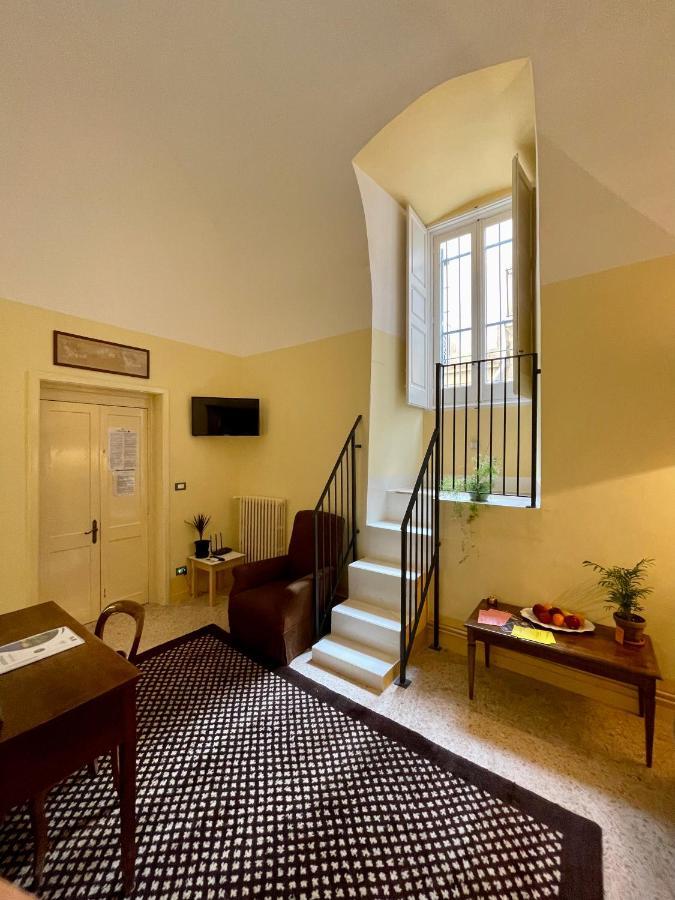 4 Balconi Rooms- Dimora Arditi B&B Lecce Exterior foto
