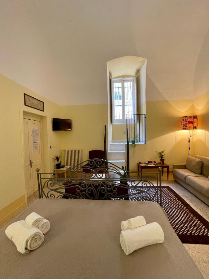 4 Balconi Rooms- Dimora Arditi B&B Lecce Exterior foto
