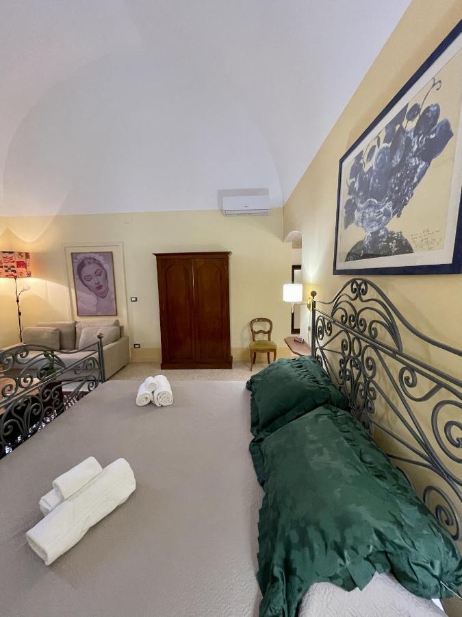 4 Balconi Rooms- Dimora Arditi B&B Lecce Exterior foto