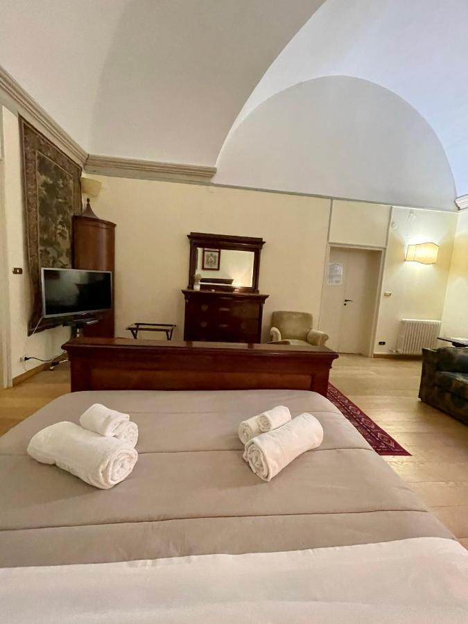 4 Balconi Rooms- Dimora Arditi B&B Lecce Exterior foto