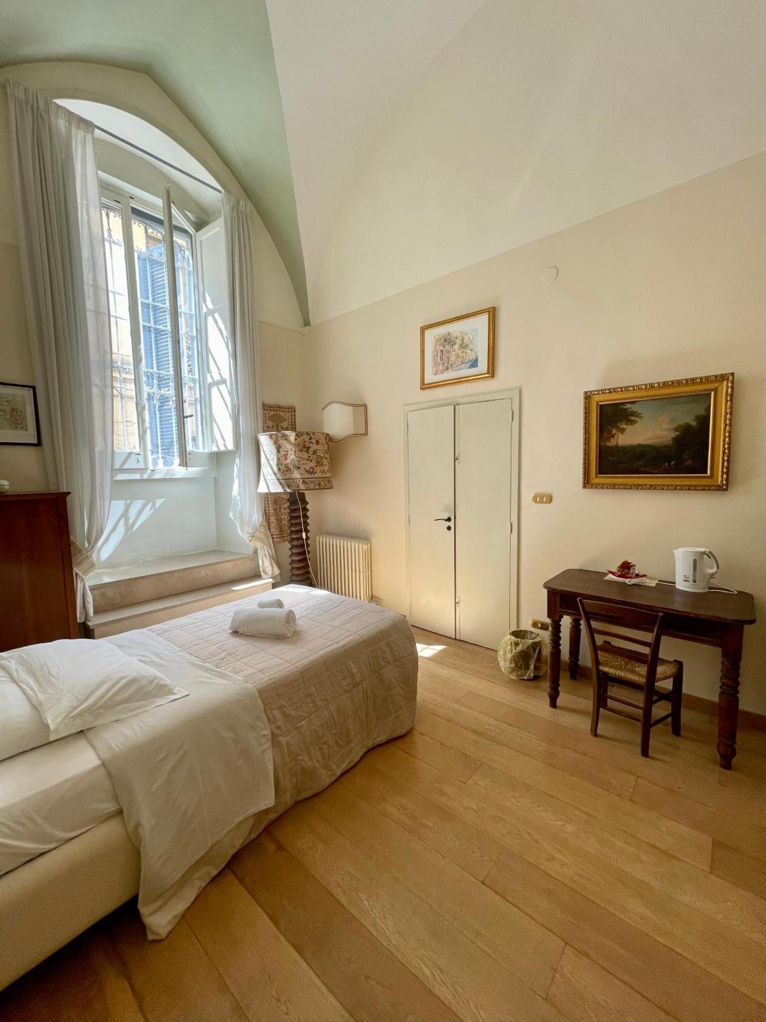 4 Balconi Rooms- Dimora Arditi B&B Lecce Exterior foto