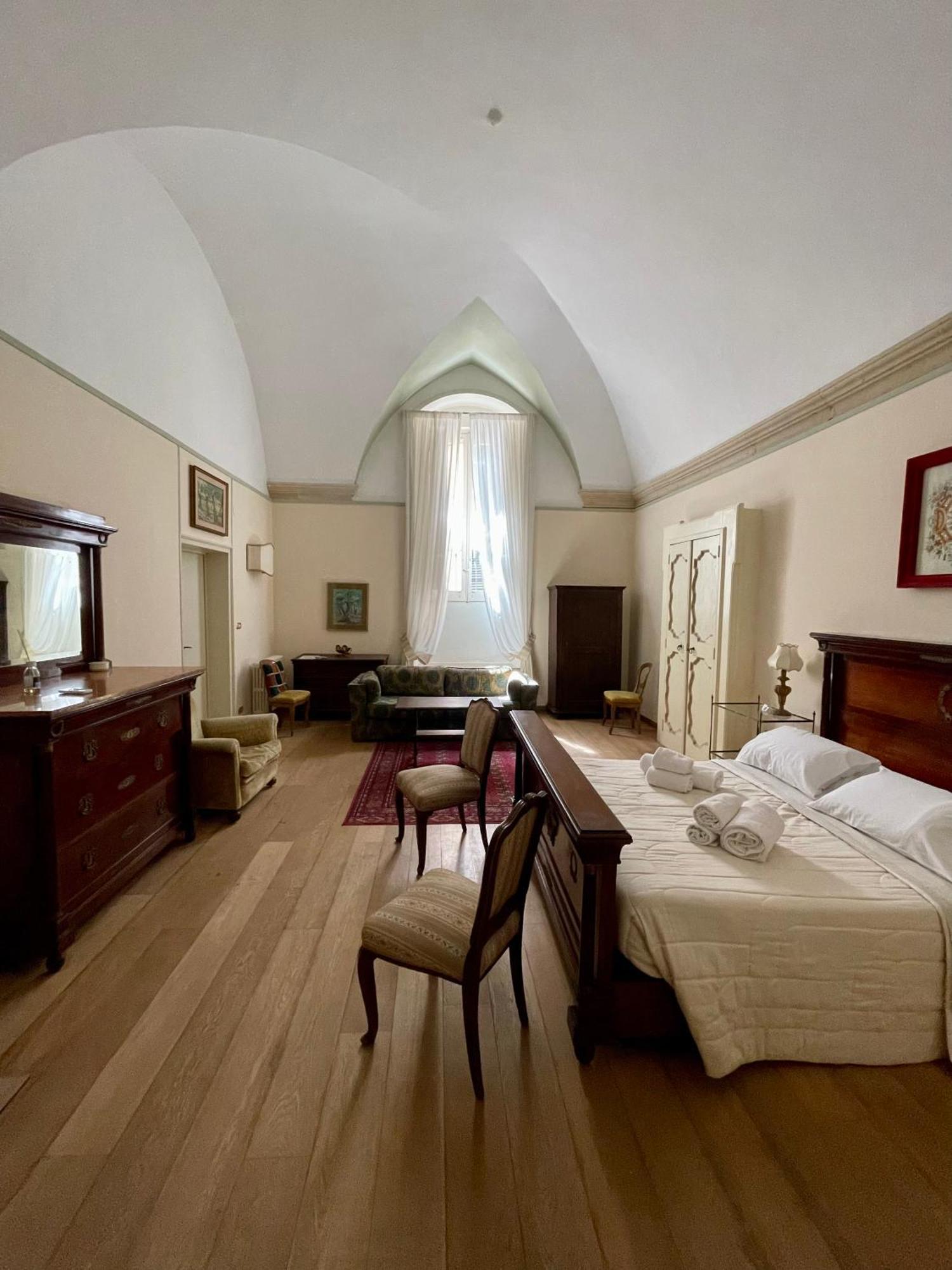 4 Balconi Rooms- Dimora Arditi B&B Lecce Exterior foto