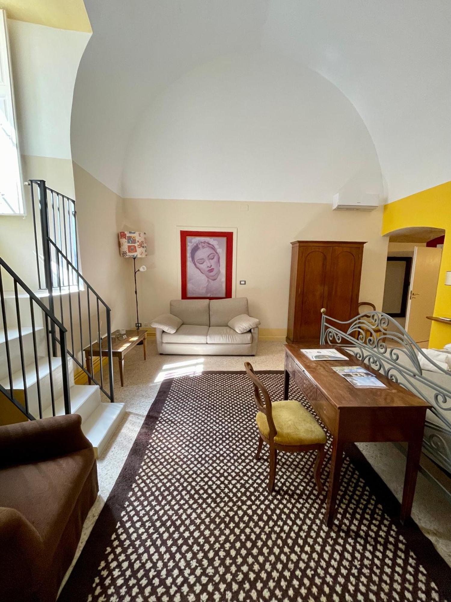 4 Balconi Rooms- Dimora Arditi B&B Lecce Exterior foto